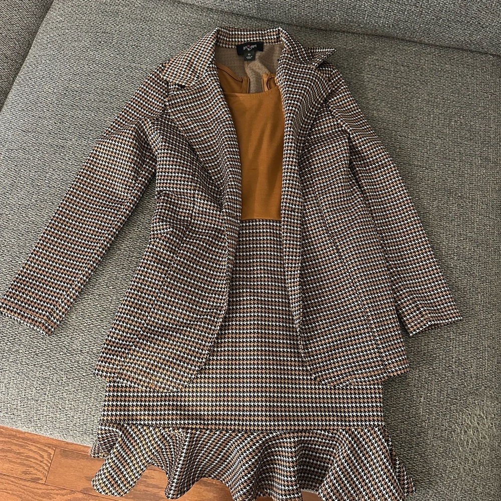 In Girl Brown Houndstooth Blazer and Skirt Set